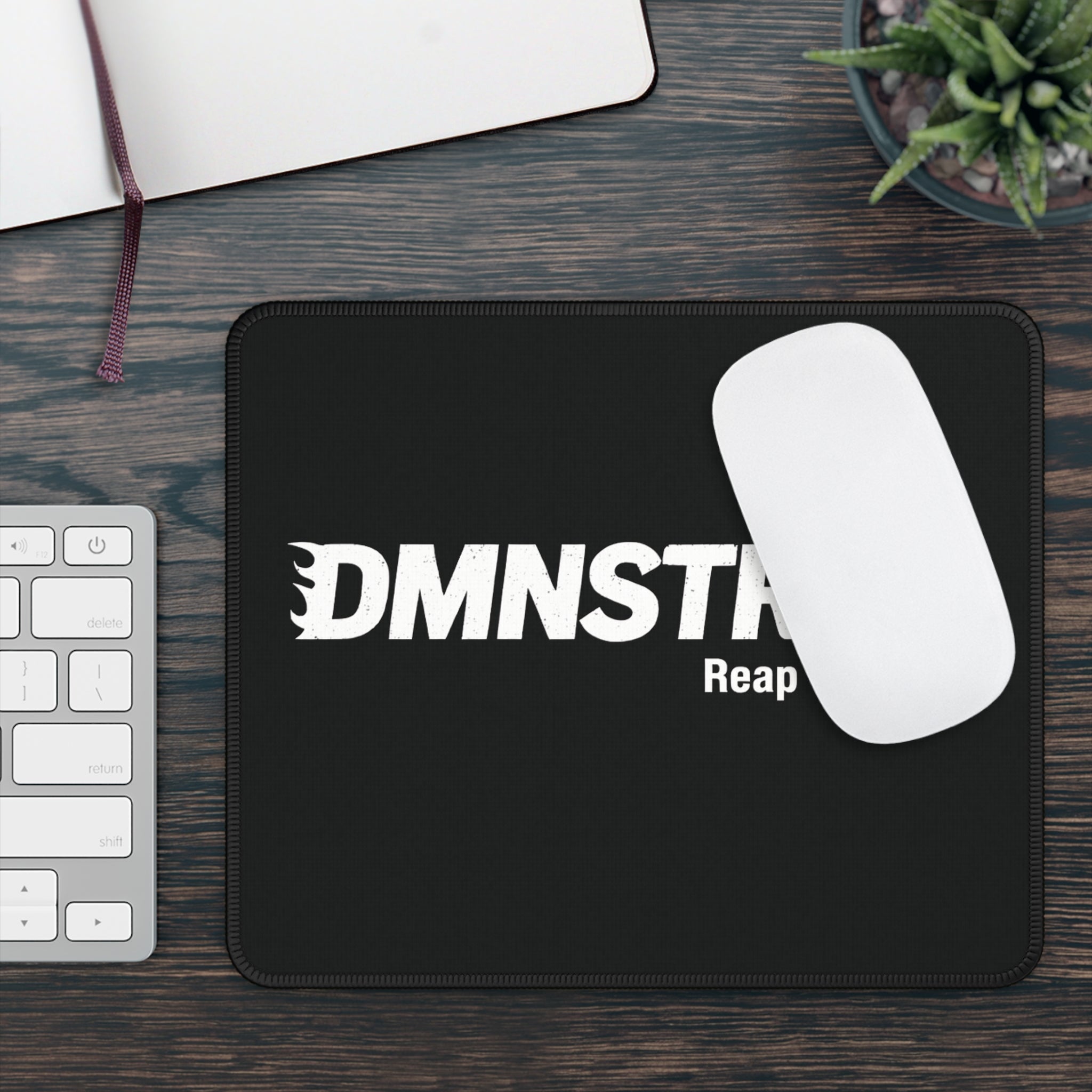 DMNSTRTR – Black Gamer Desk Mat